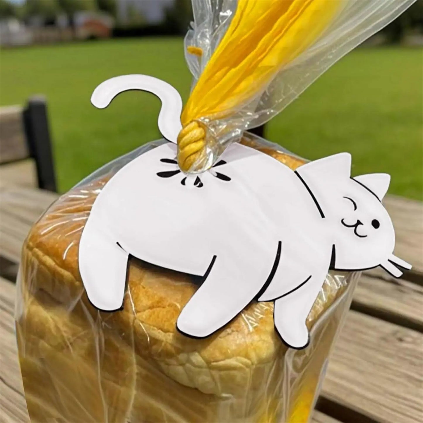 3 Pcs Cat Butt Bread Clip - 3D Printed Humorous Kitchen Gadget - Plastic Bag Holder for Bread & Snacks - Cute Animal Pantry Storage Accessory - Quirky Home Decor Gift - Playful Design - Lightweight Accessory - Pet Lovers