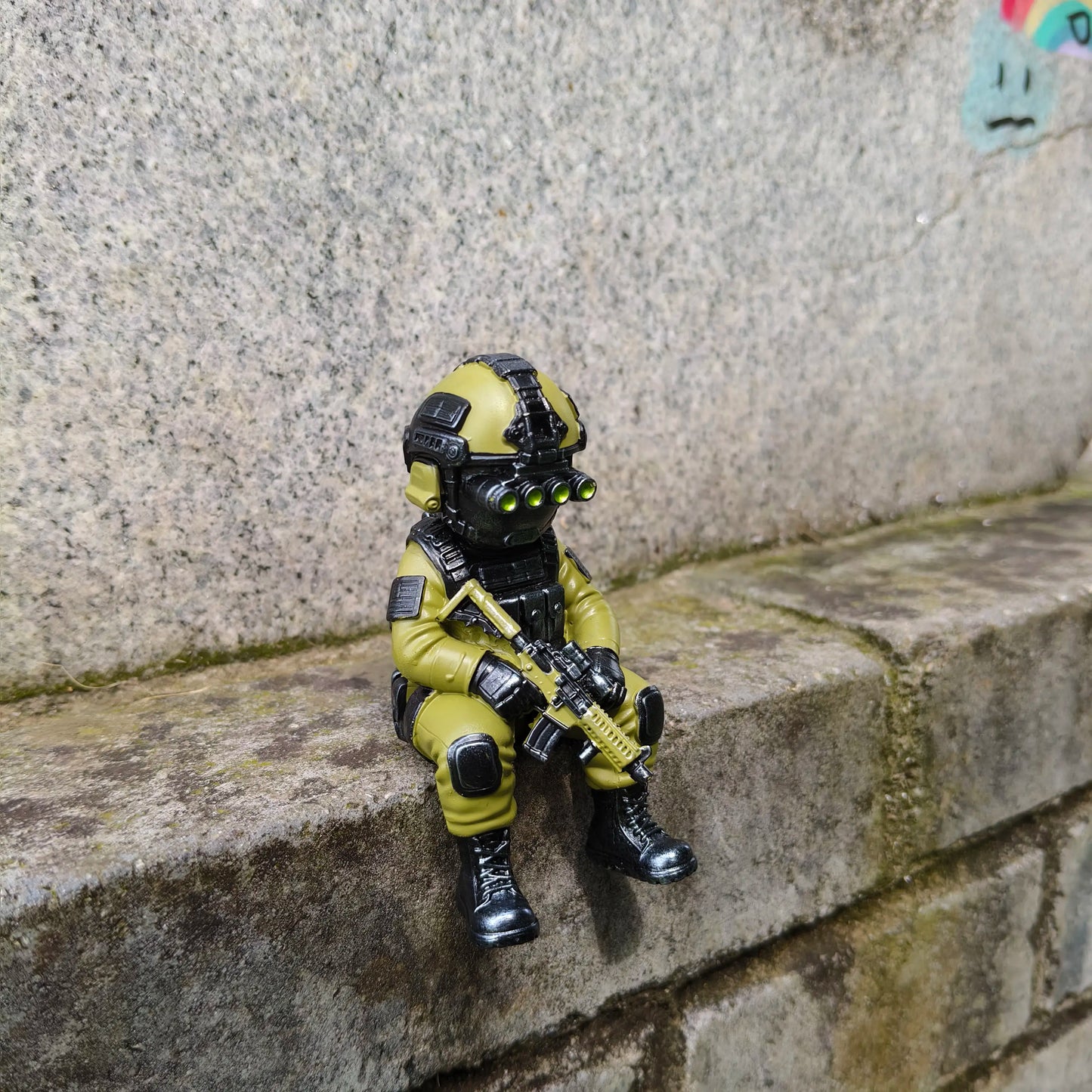 Mini Hardcore Tactical Special Forces Figure – Night Vision Military Desk Decor