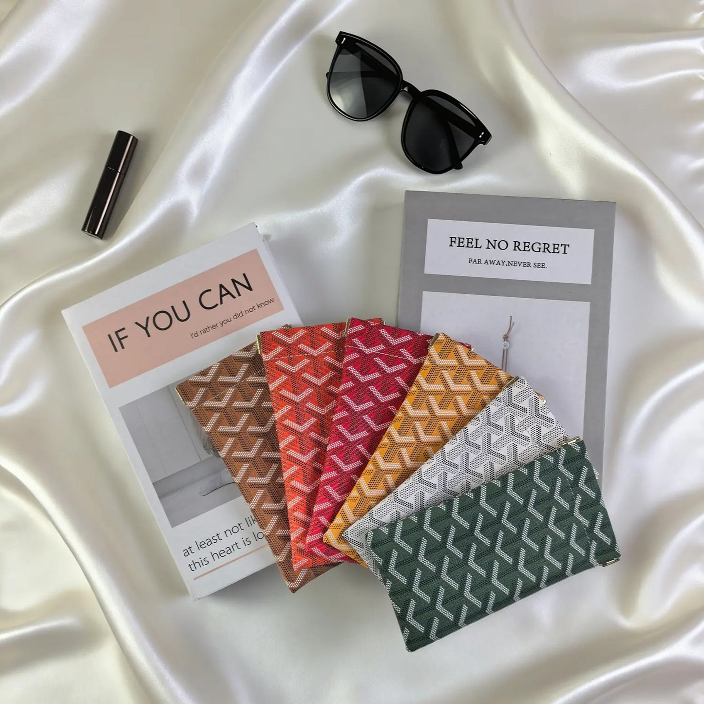 Mini Eyeglass Pouch – Soft Protective Glasses Case with Auto Closure for Travel & Daily Storage