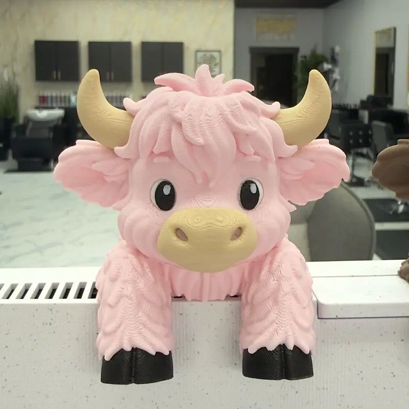 Highland Cow Monitor Buddy & Screen Sitter – 3D Printed Emotional Support Office Desk Companion