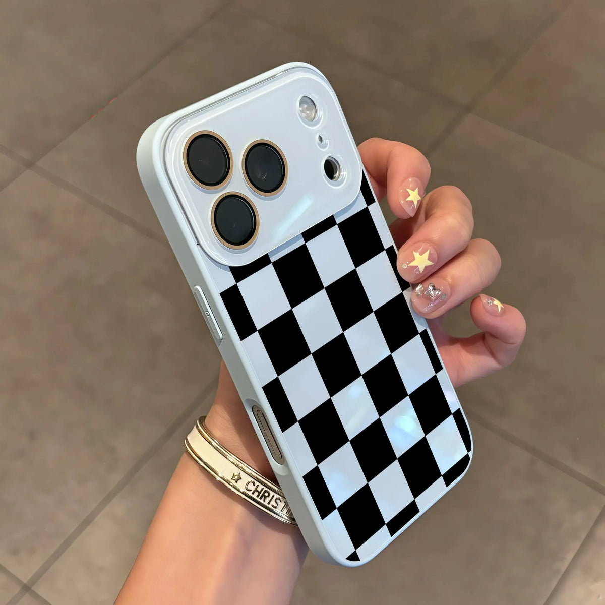 Retro Checkerboard Phone Case – Black & White Aesthetic Shockproof Cover with Camera Protection for iPhone 17 Pro Max