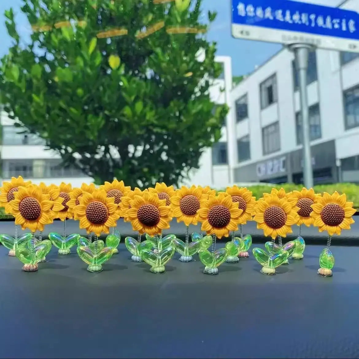 JOYTUTUS 5 Pcs Car Center Console Dashboard Ornament,Sunflower Car Dashboard Decor,Creative Shaking Head Flower Car Interior Accessory