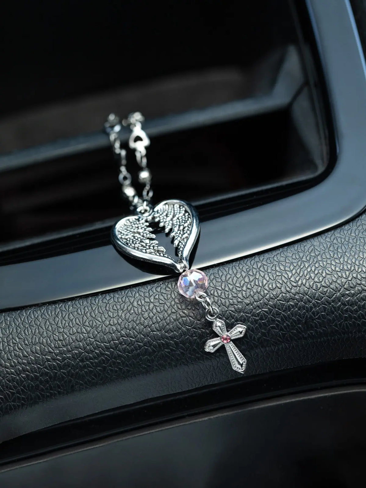 1pc Feather Cross Steering Wheel Hanging Chain – Stylish Metal Ornament for Car Interior Decoration