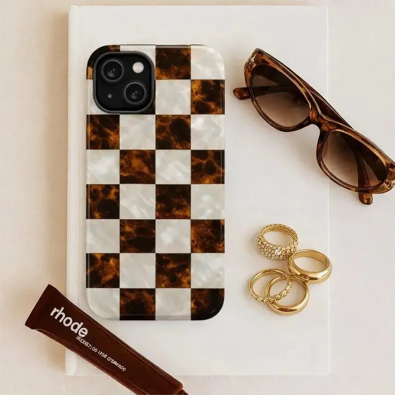 Y2K Checkerboard Pearl & Tiger Eye Tortoise Phone Case – Gold Accent Shockproof Cover for iPhone 17 Pro Max