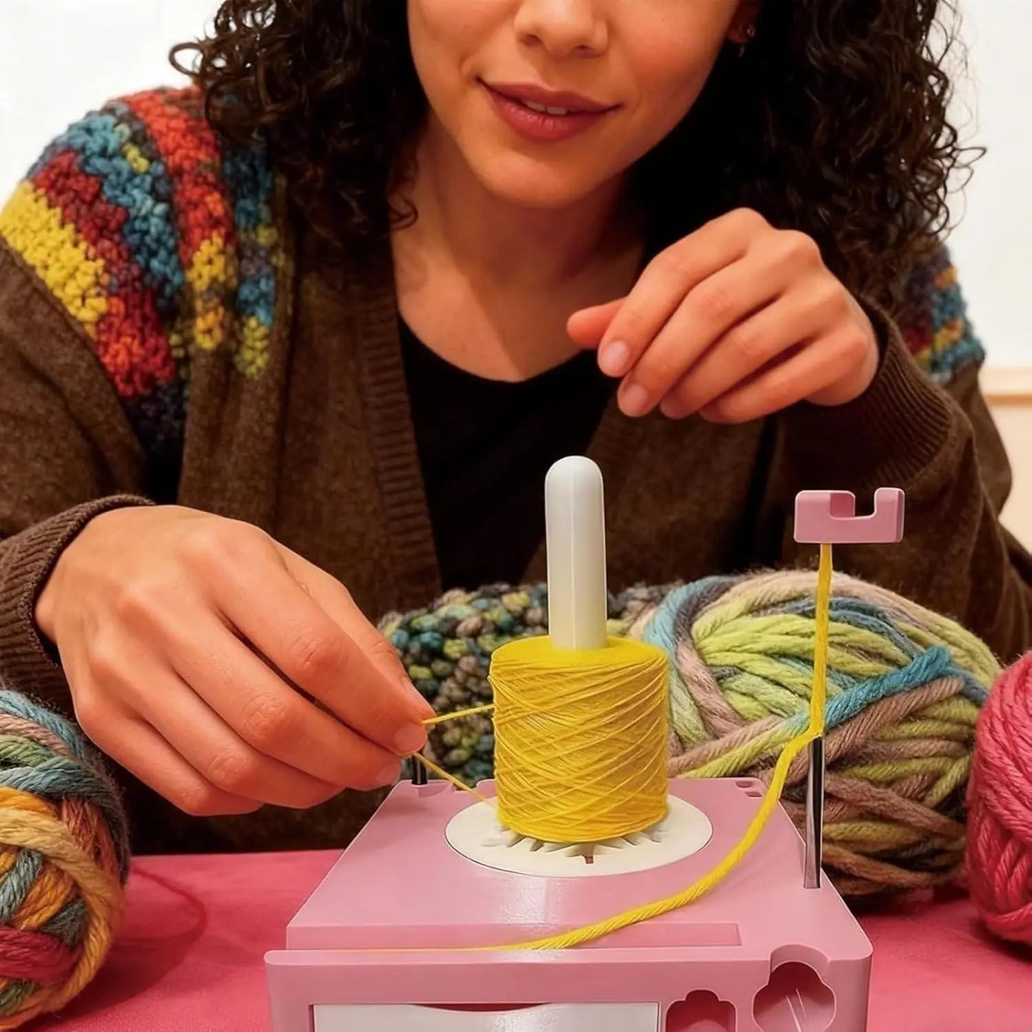 Crochet Yarn Spinner & Phone Stand – Multifunctional Yarn Holder Organizer
