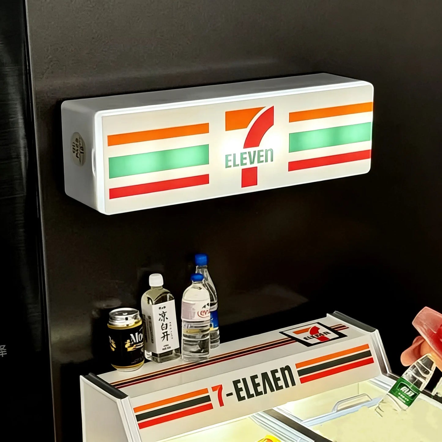 Mini Store Light-Up Fridge Magnet – Retro Convenience Store LED Magnet Decor