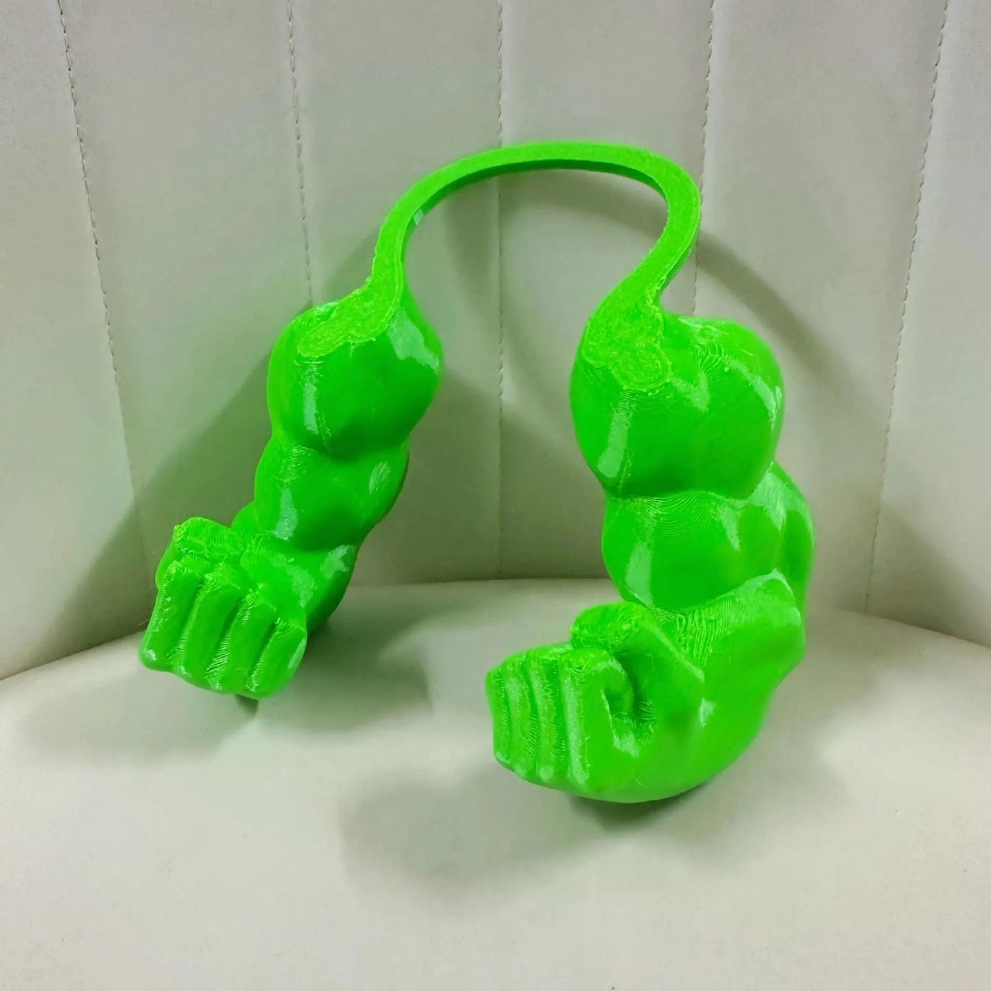 Cat neck-hanging fist toy pendant, funny gadget, cat pet muscle arm model