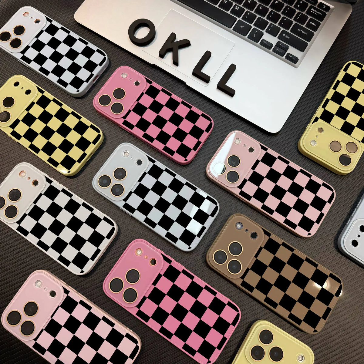 Retro Checkerboard Phone Case – Black & White Aesthetic Shockproof Cover with Camera Protection for iPhone 17 Pro Max