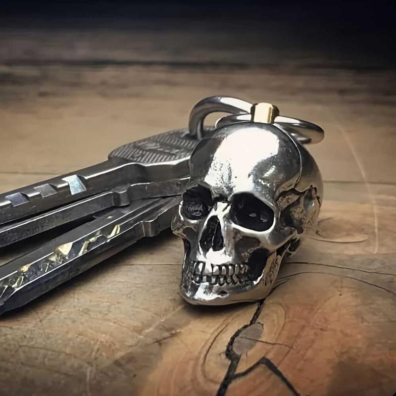 3D Skull Motif Heavy-Duty Metal Biker Keychain – Gothic Punk EDC Car Key Ring