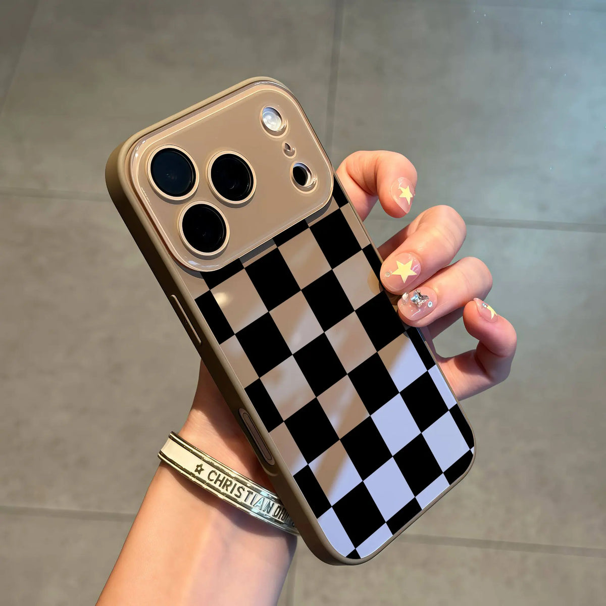 Retro Checkerboard Phone Case – Black & White Aesthetic Shockproof Cover with Camera Protection for iPhone 17 Pro Max