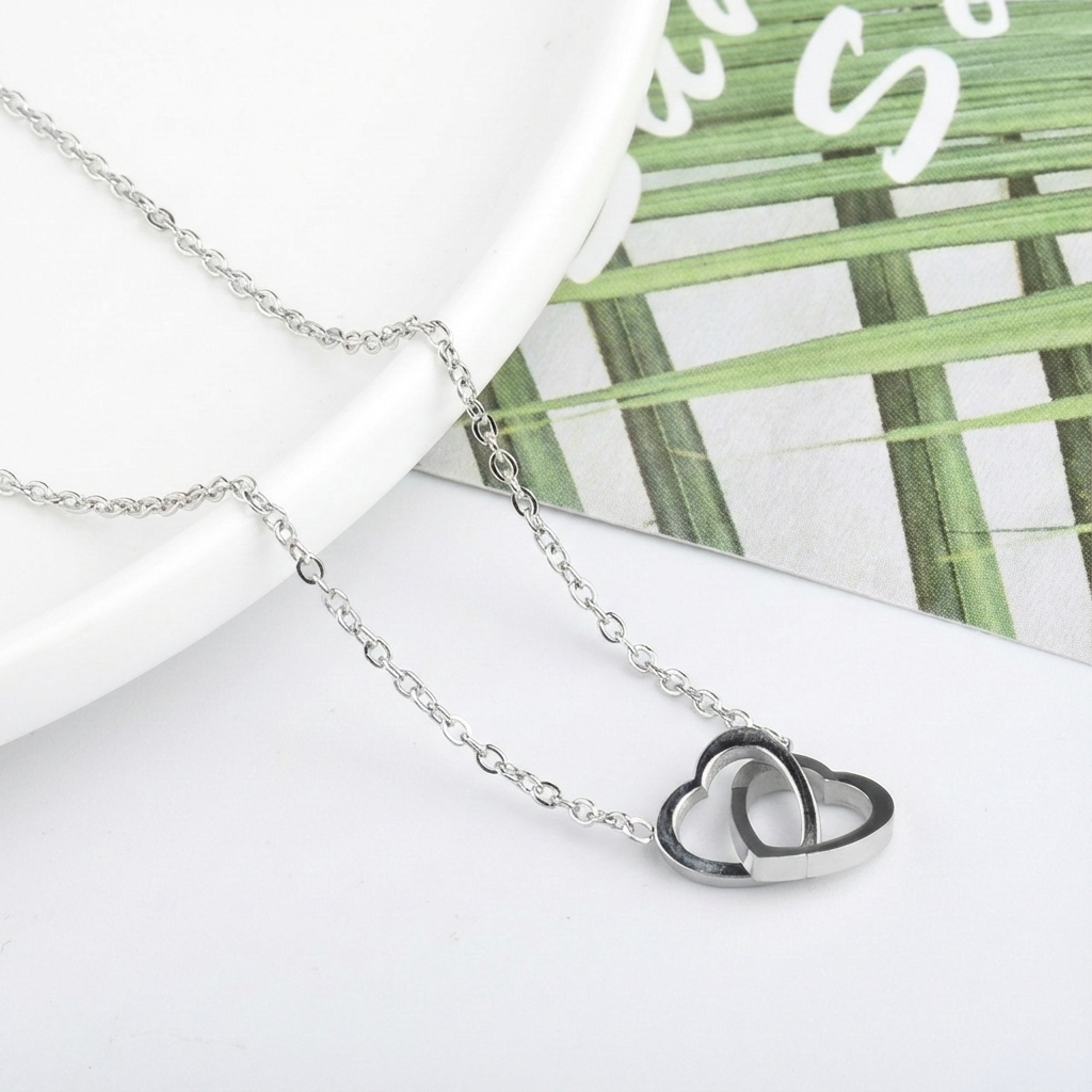 Matching Necklaces: Connect Your Hearts