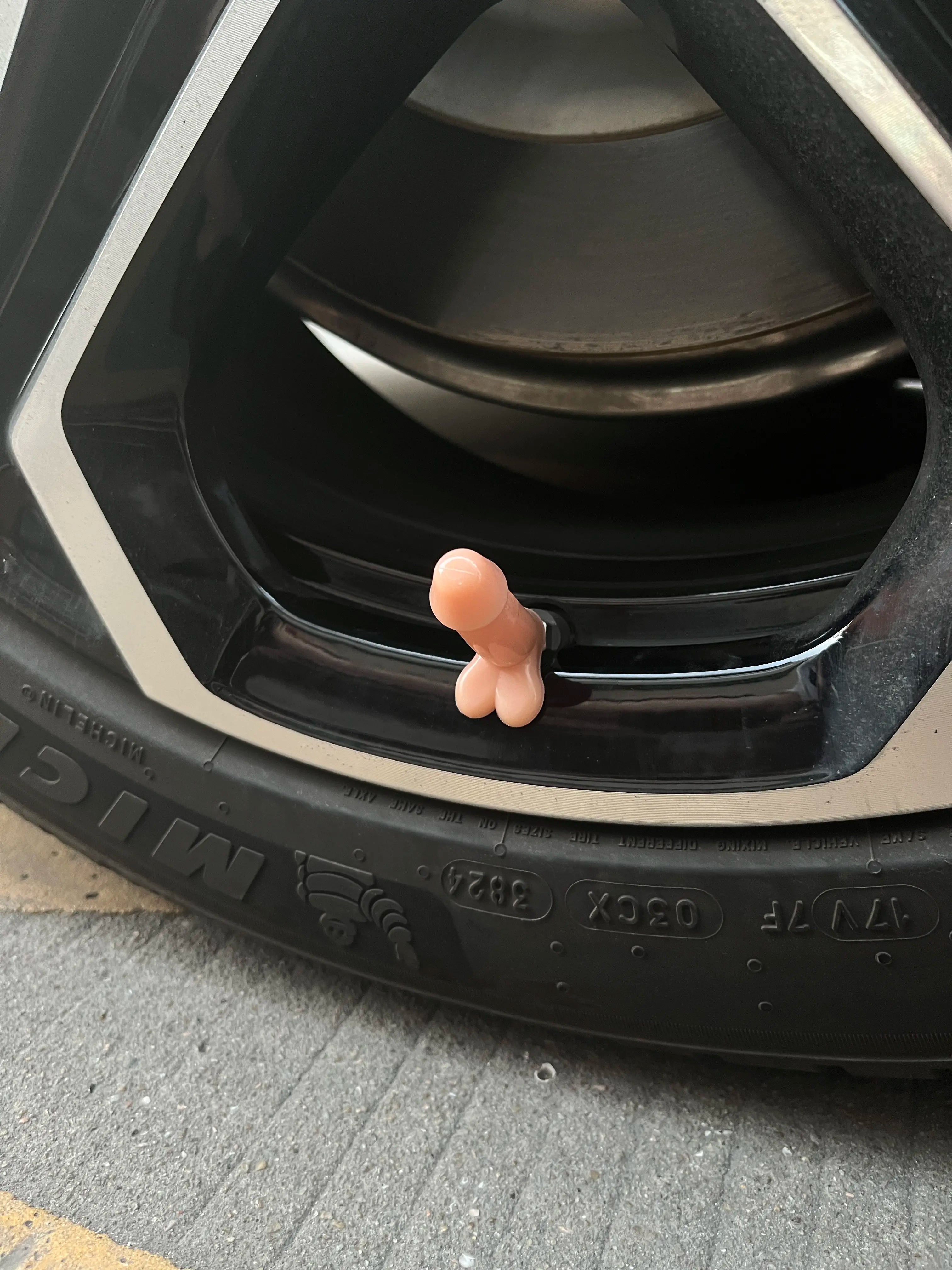 4-PCS Creative Funny Middle Finger Valve Stem Caps – Waterproof & Dustproof Tire Air Caps for Cars & Bikes