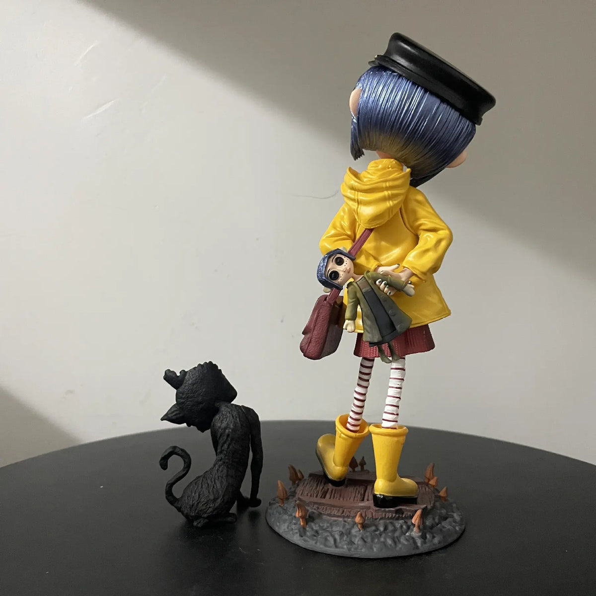 Ghost Mom Caroline & Cat Q-Version Standing Anime Figure – Collectible Desktop Decor Model