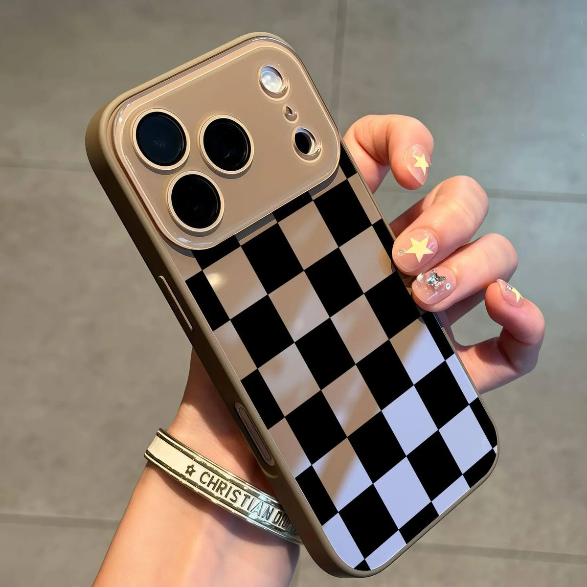 Retro Checkerboard Phone Case – Black & White Aesthetic Shockproof Cover with Camera Protection for iPhone 17 Pro Max