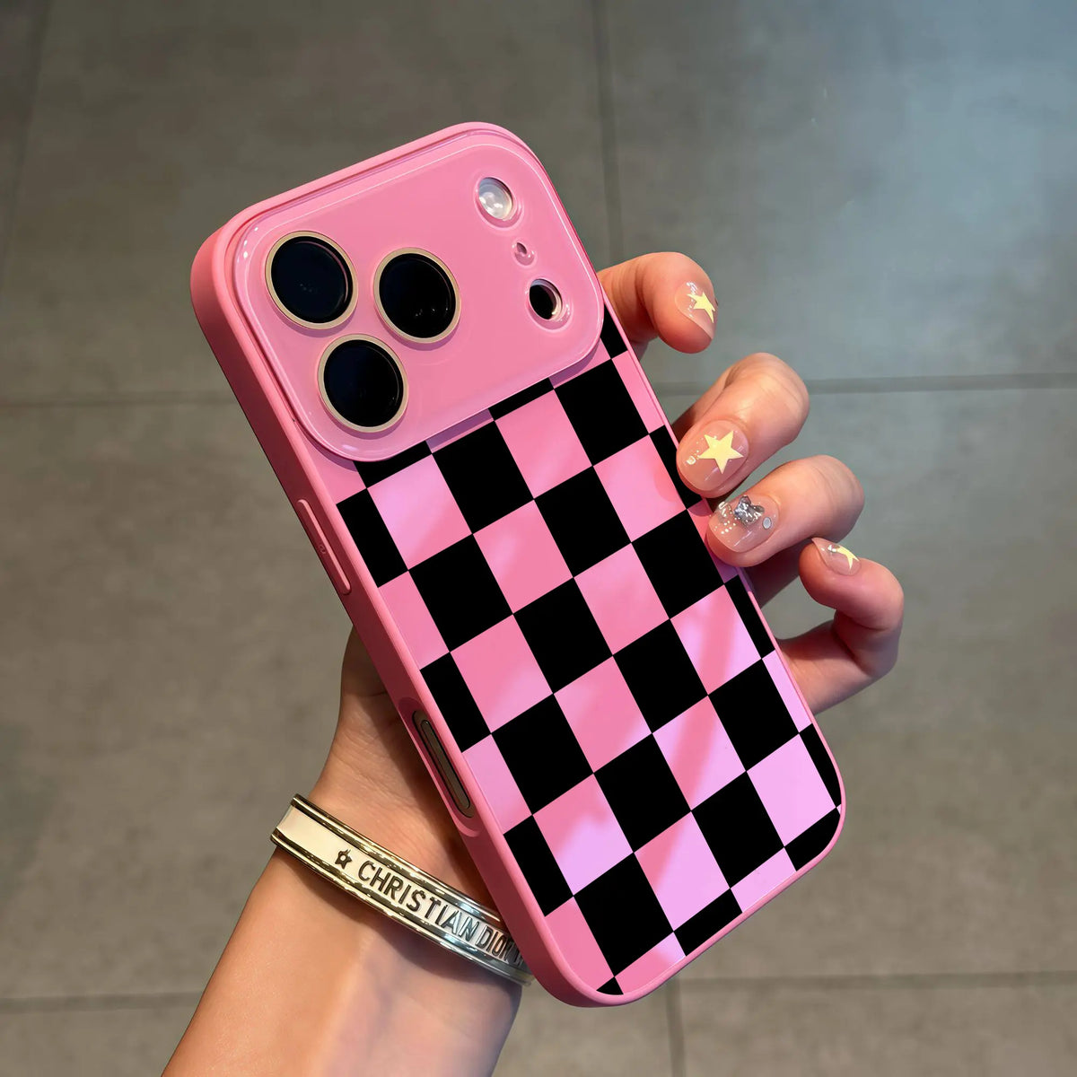 Retro Checkerboard Phone Case – Black & White Aesthetic Shockproof Cover with Camera Protection for iPhone 17 Pro Max