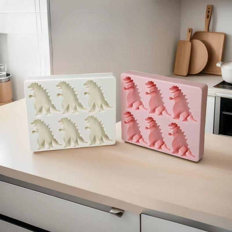 Godzilla Ice Cube Mold Foodgrade Silicone Mold with Dust Cover for Home & Party Use Unique Partyuse Ice Tray Black Cover Utensils Dustcover