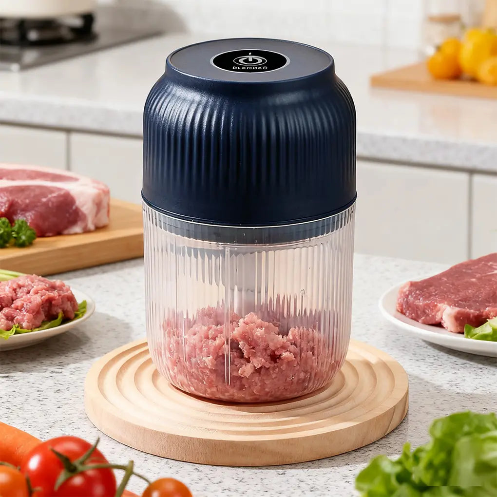Electric Garlic Chopper,  4 Sharp Blades，Portable Veggie Chopper, 300ML Garlic Grinder Masher Onion Chopper, Blender to Vegetable, Cordless Food Processor for Ginger, Chili, Fruit, Meat, Spices, Beans, etc