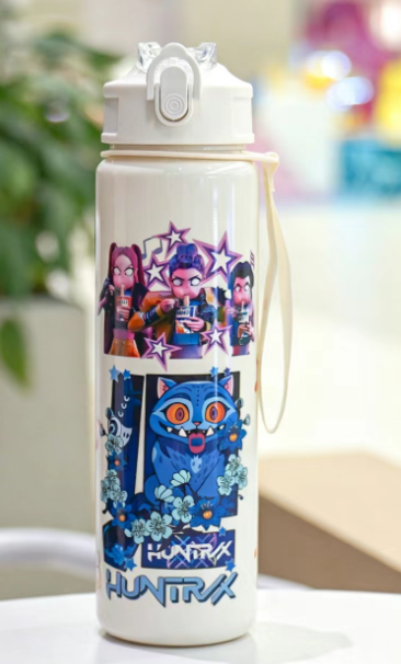 K-Pop  Water Bottle with Lid and Straw, Reusable Hard Plastic, 700ML Eco-Friendly, Perfect for School, Travel, Halloween Party