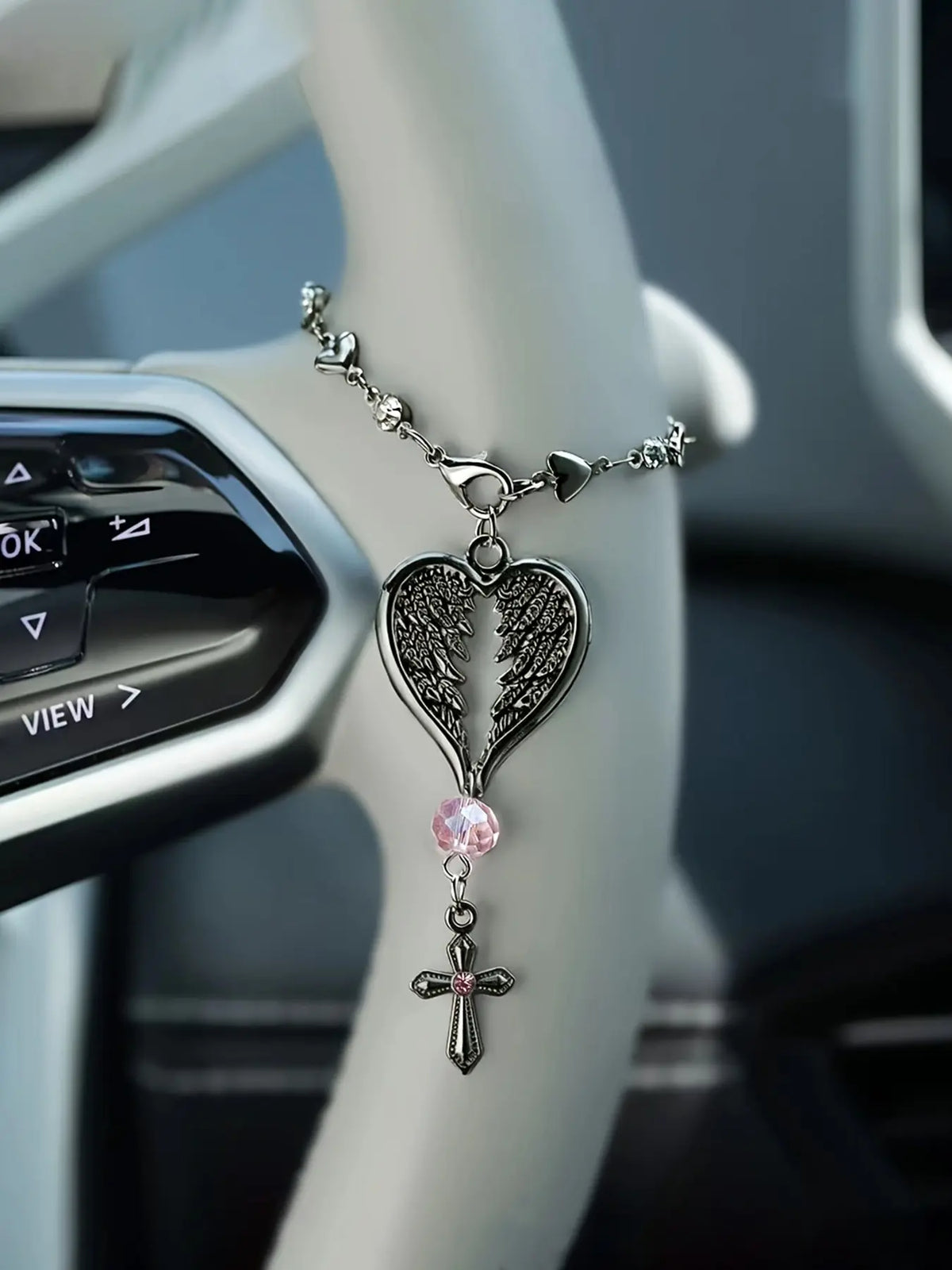 1pc Feather Cross Steering Wheel Hanging Chain – Stylish Metal Ornament for Car Interior Decoration