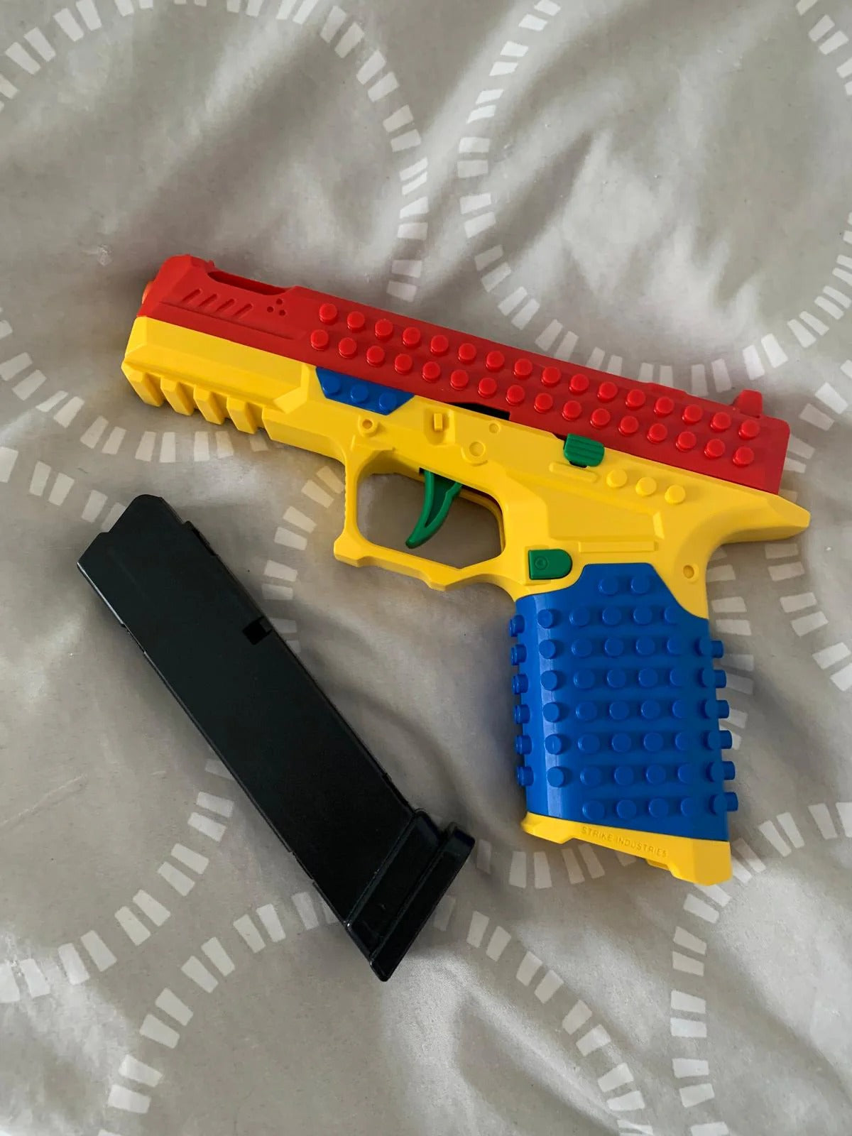 BlockShot Pistol - Buildable Brick-Style Blaster